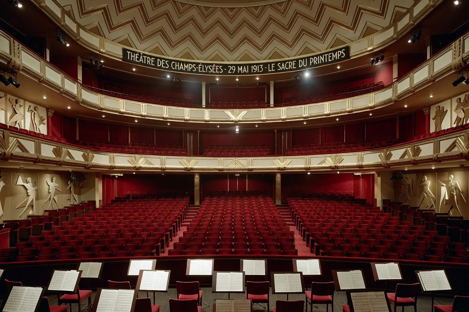 Théâtre des Champs-Élysées à Paris, lieu de la création du Sacre du printemps